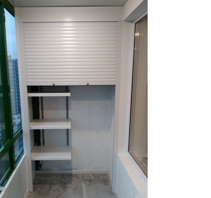 Полки или шкаф на балкон с рольставнями
